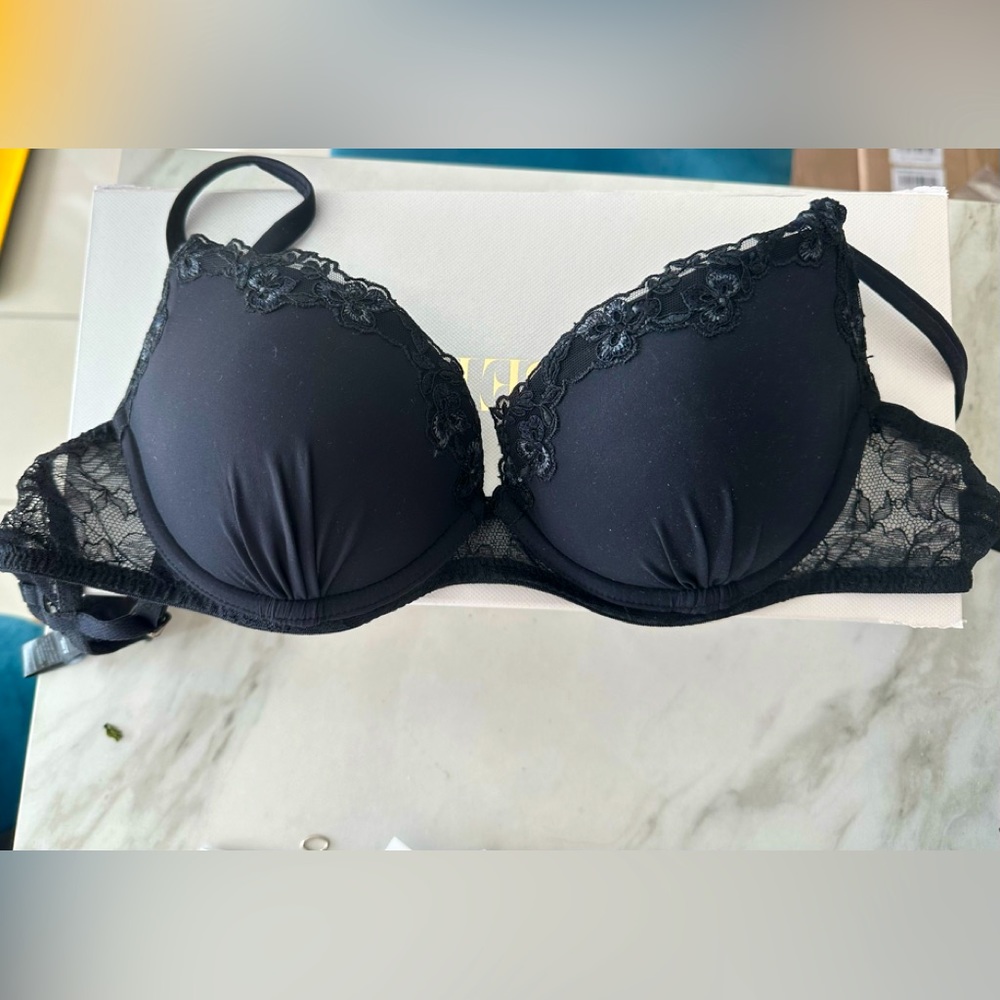 La Perla push up bra and panties set. Never worn.